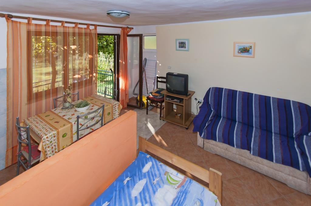 Dinono Apartman